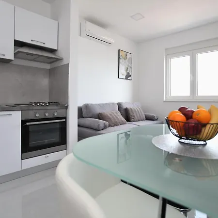 Apartmani Ive Trogir Exterior photo